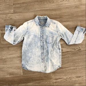 Gap Distressed Chambray Denim Button Up Shirt